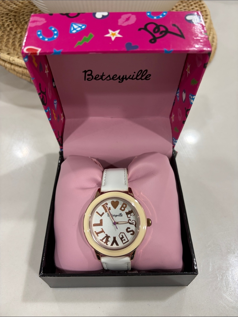 NIB Betsey Johnson White and Pink Accent Betseyville Logo Watch